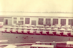 Państwowy Ośrodek Maszynowy w Obornikach - ulica Staszica. /samochody marki ŻUK modernizowane w zakładzie/