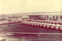 Państwowy Ośrodek Maszynowy w Obornikach - ulica Staszica. /samochody marki ŻUK modernizowane w zakładzie/